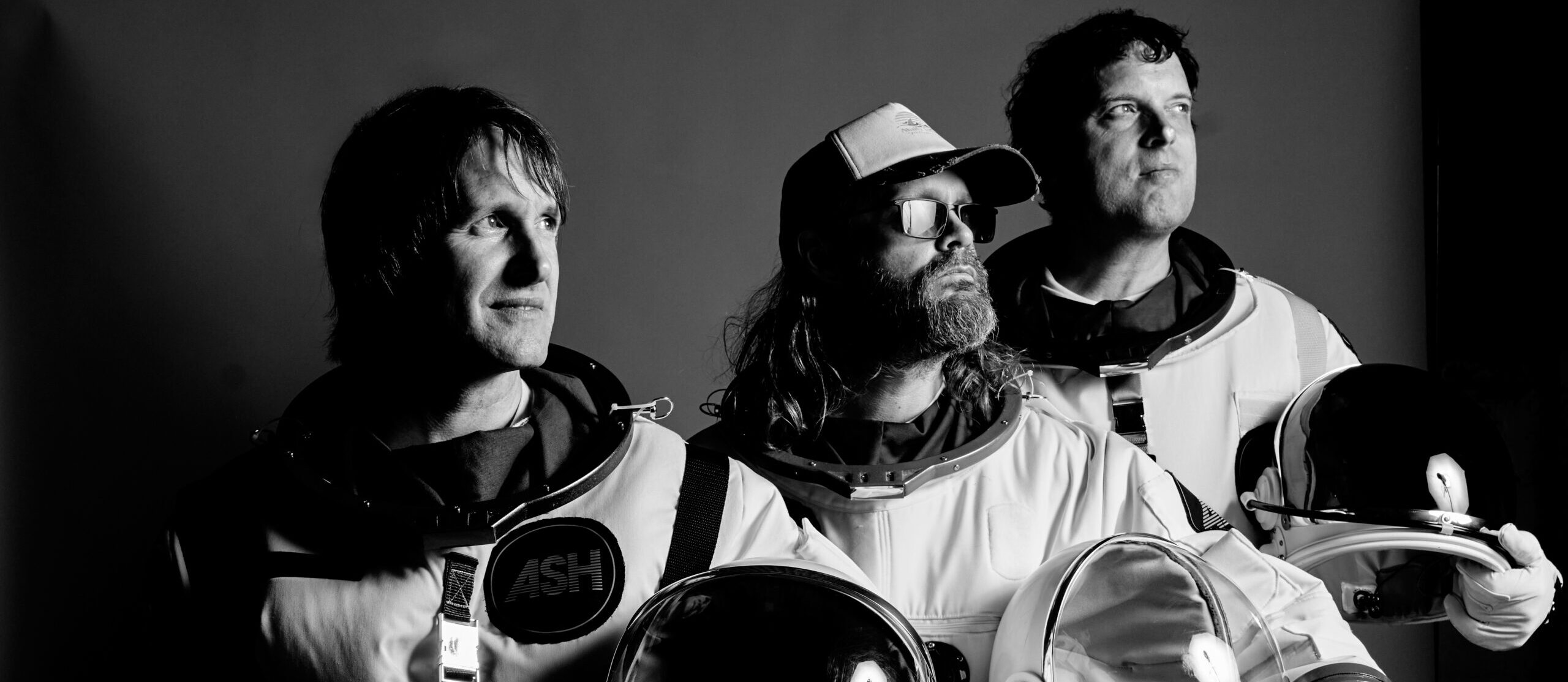 Von Brooklyn bis zu den Sternen: Ash mit neuer Doppel-Single „Which One Do You Want?“ & „Fun People“