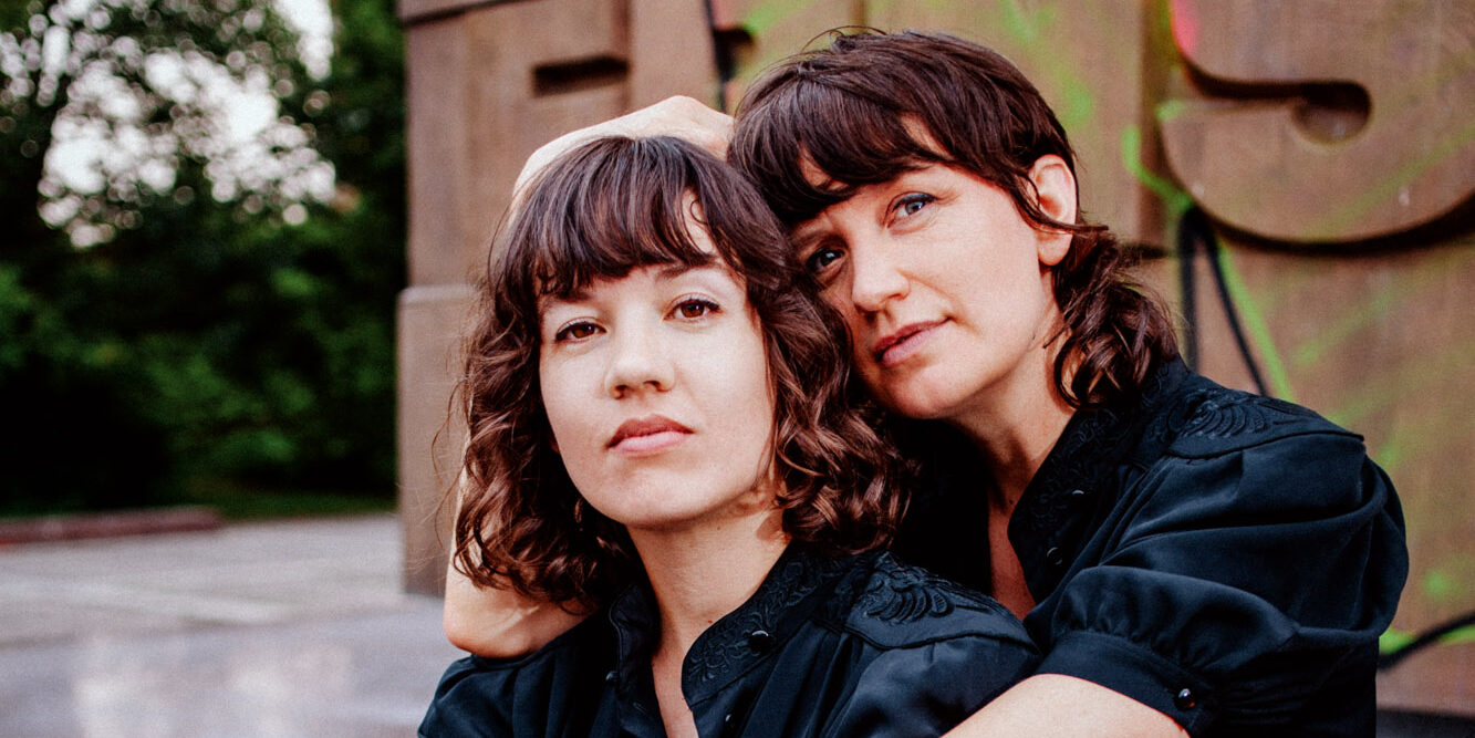 Crow Baby veröffentlichen eingängiges Debütalbum “Get Yourself Together“ und werfen einen liebevoll bissigen Blick auf den emotionalen Alltag