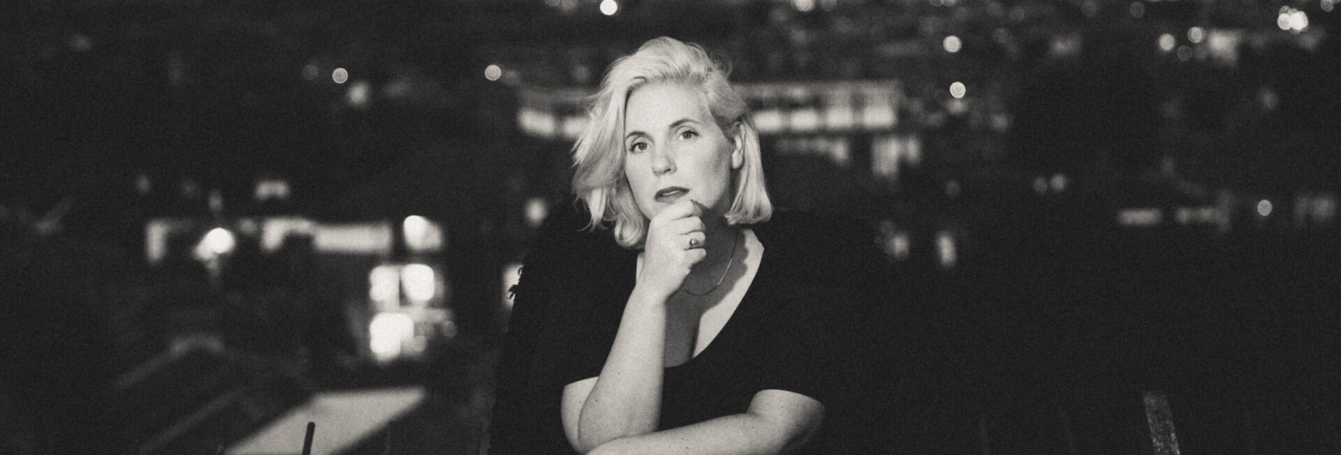 Von der niederländischen Küste nach London: Nina June veröffentlicht ihre neue Single "The Lighthouse (Particles)"