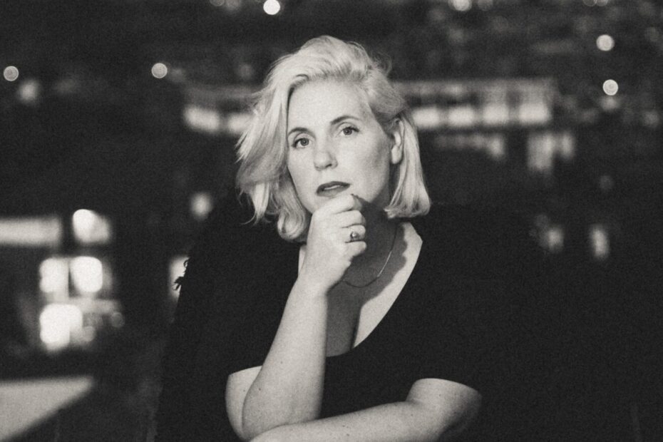 Von der niederländischen Küste nach London: Nina June veröffentlicht ihre neue Single "The Lighthouse (Particles)"