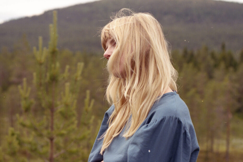 Minru öffnet die Türen zu Thin Places: Ein Album zwischen Licht und Schatten