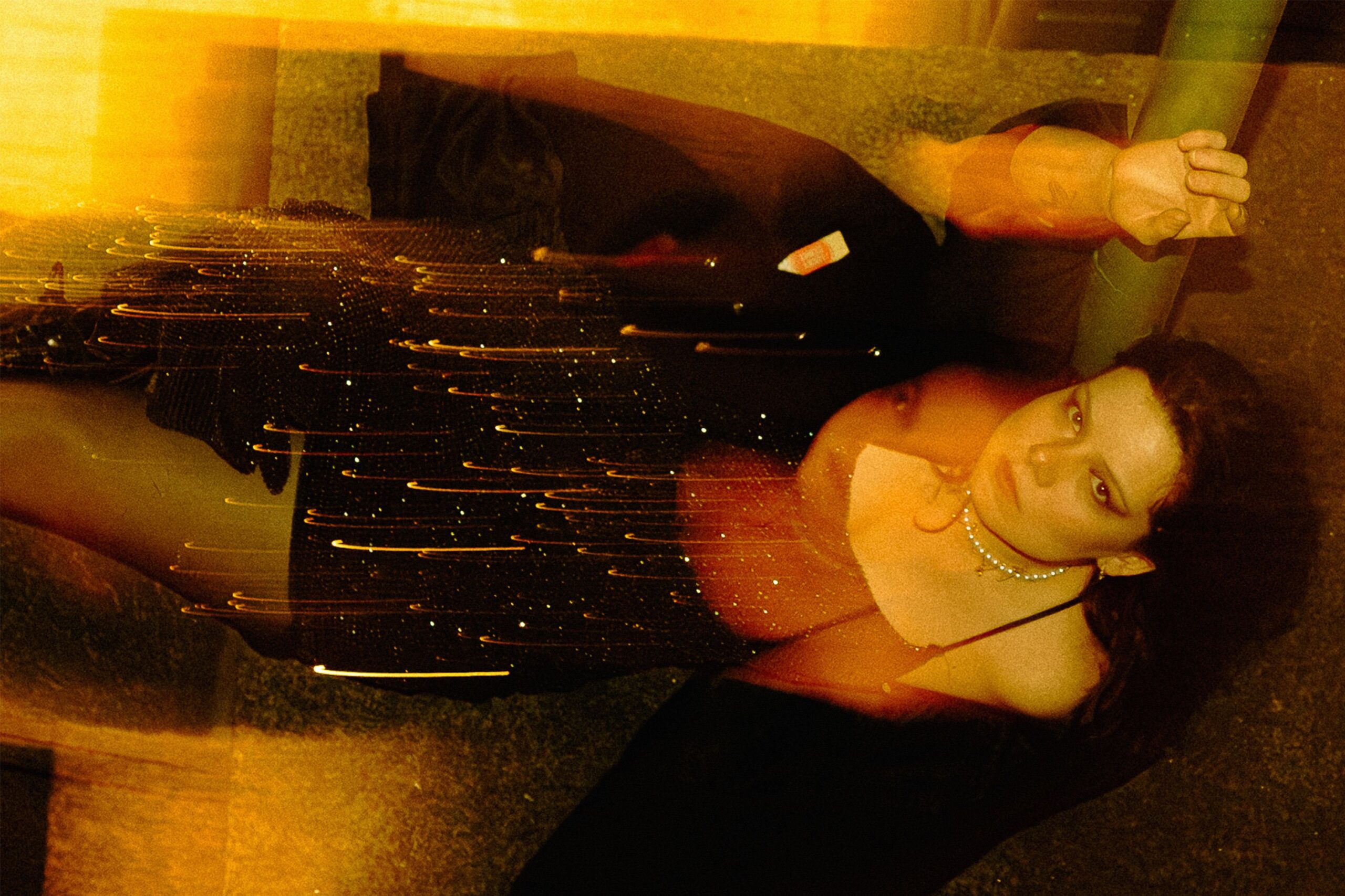 Ein Flug kurz vor dem Fall: Kiki Annette veröffentlicht ihre mystische Single „Icarus“