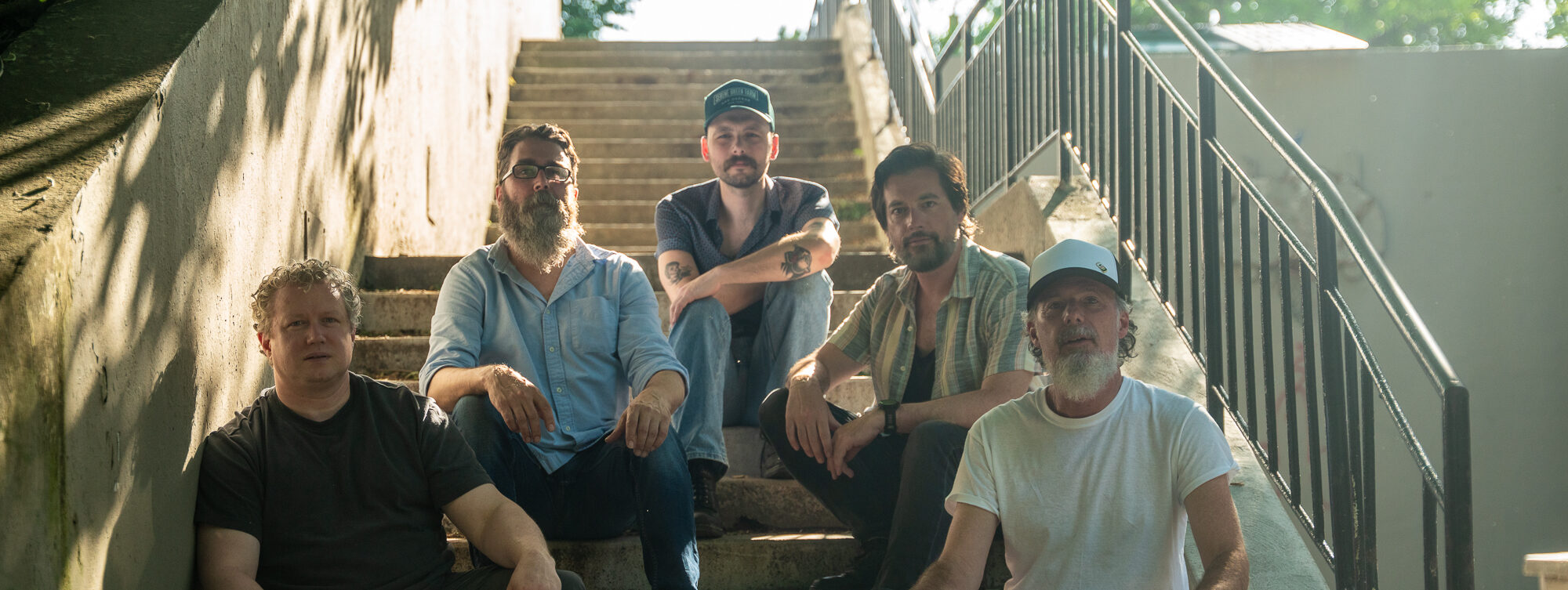 The Sarandons erzählen mit ihrem neuen Album „Long Way Home“ wie man sich vom Treibsand des Lebens erholt